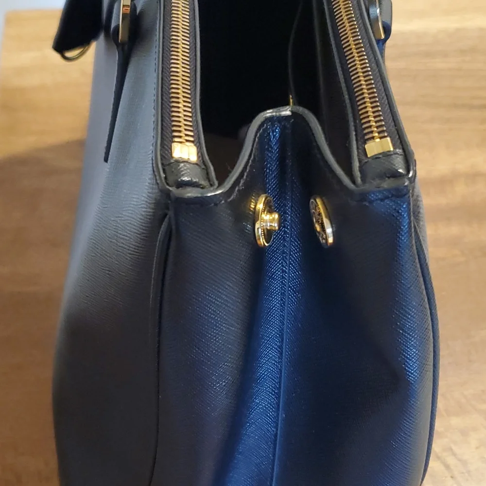 Authentic Prada Saffiano Large Bag - Picture 2 of 10